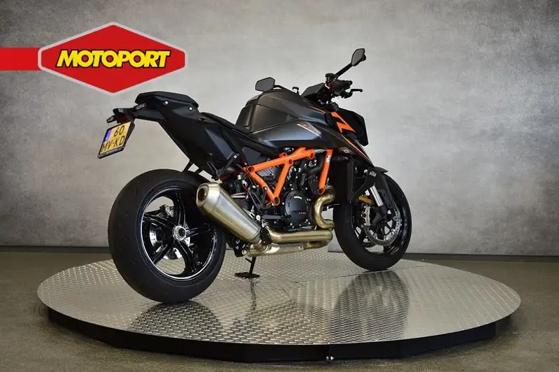 KTM 1390 Super Duke R - foto 8