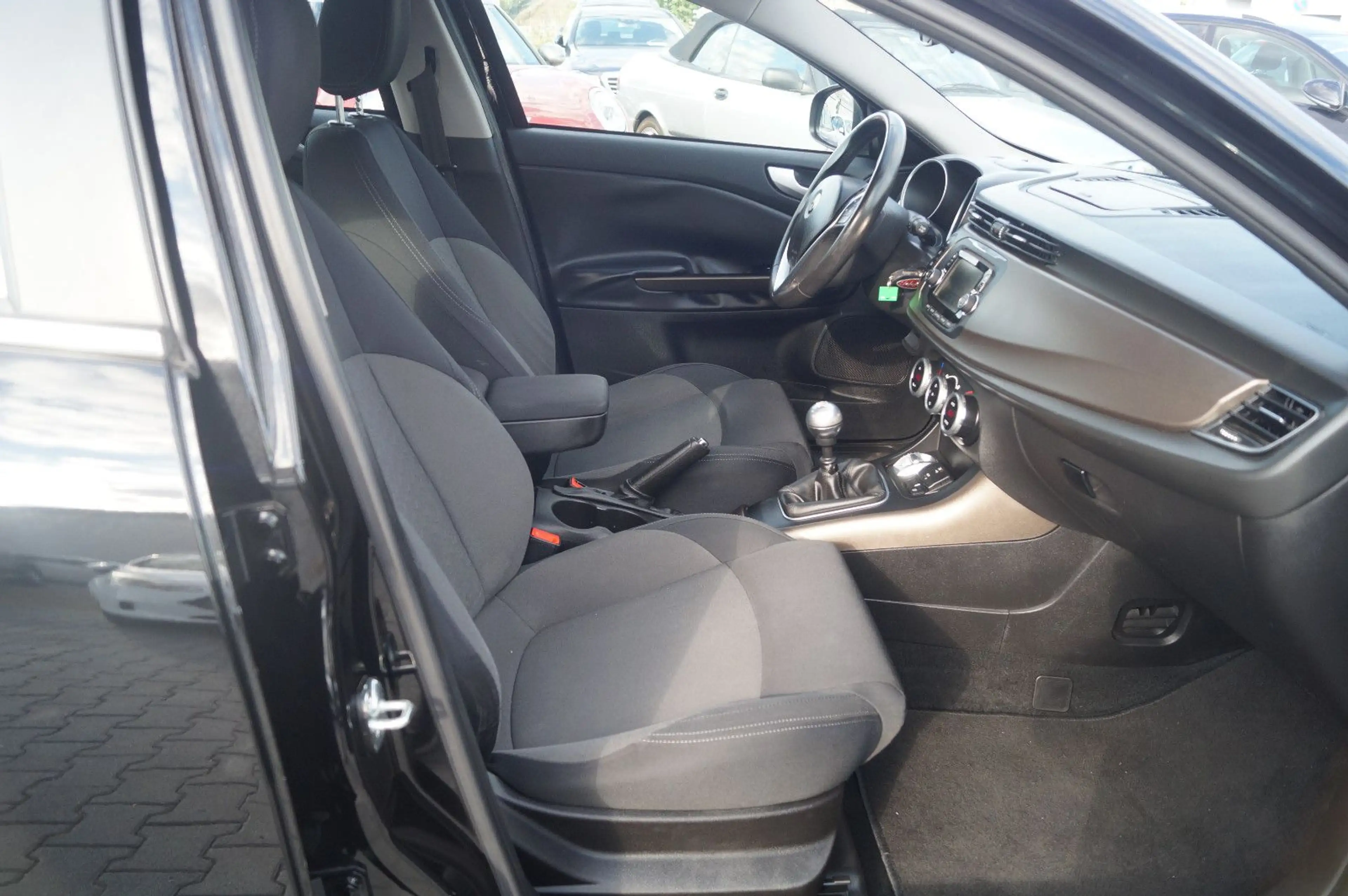 Alfa Romeo Giulietta Turismo Klimaaut EURO 6 PDC — photo 12