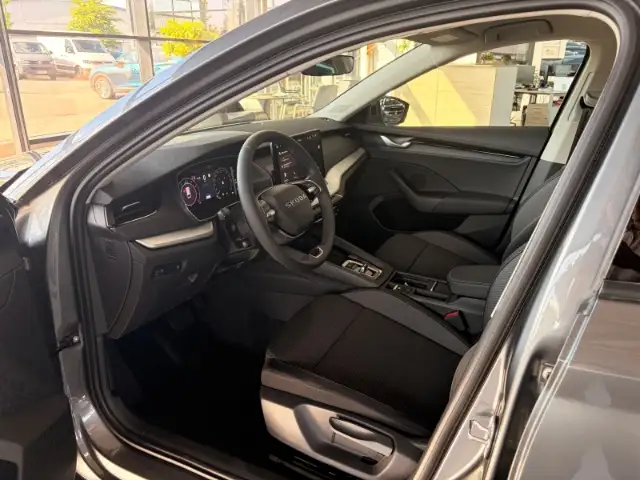 Skoda Octavia view 12