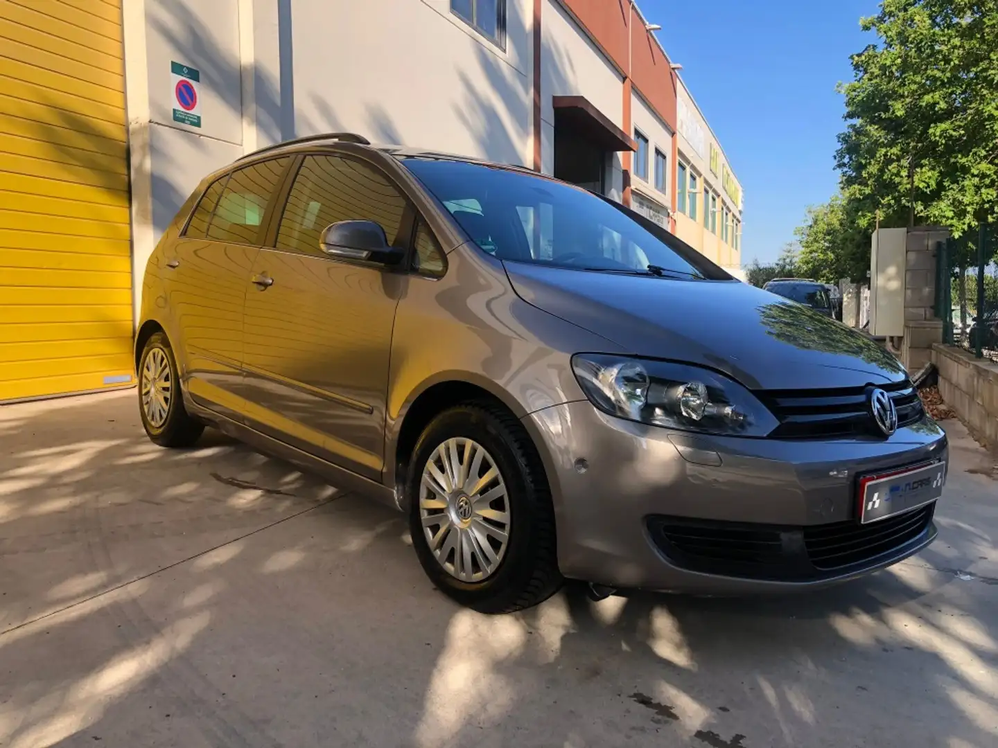 Volkswagen Golf Plus 1.6 Edition Marrón - 2
