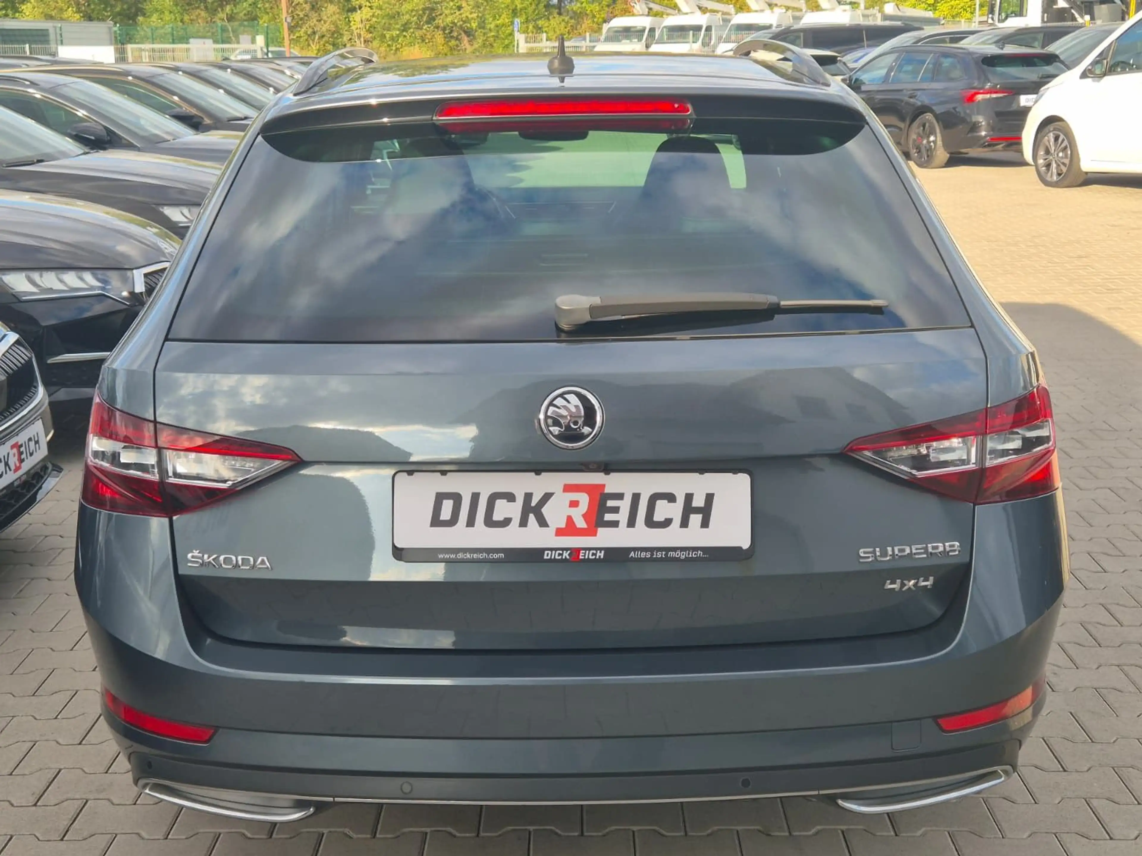 Skoda Superb 2.0 TDI Sportline 4x4 PANO*STHZ*ACC*AHK — photo 5