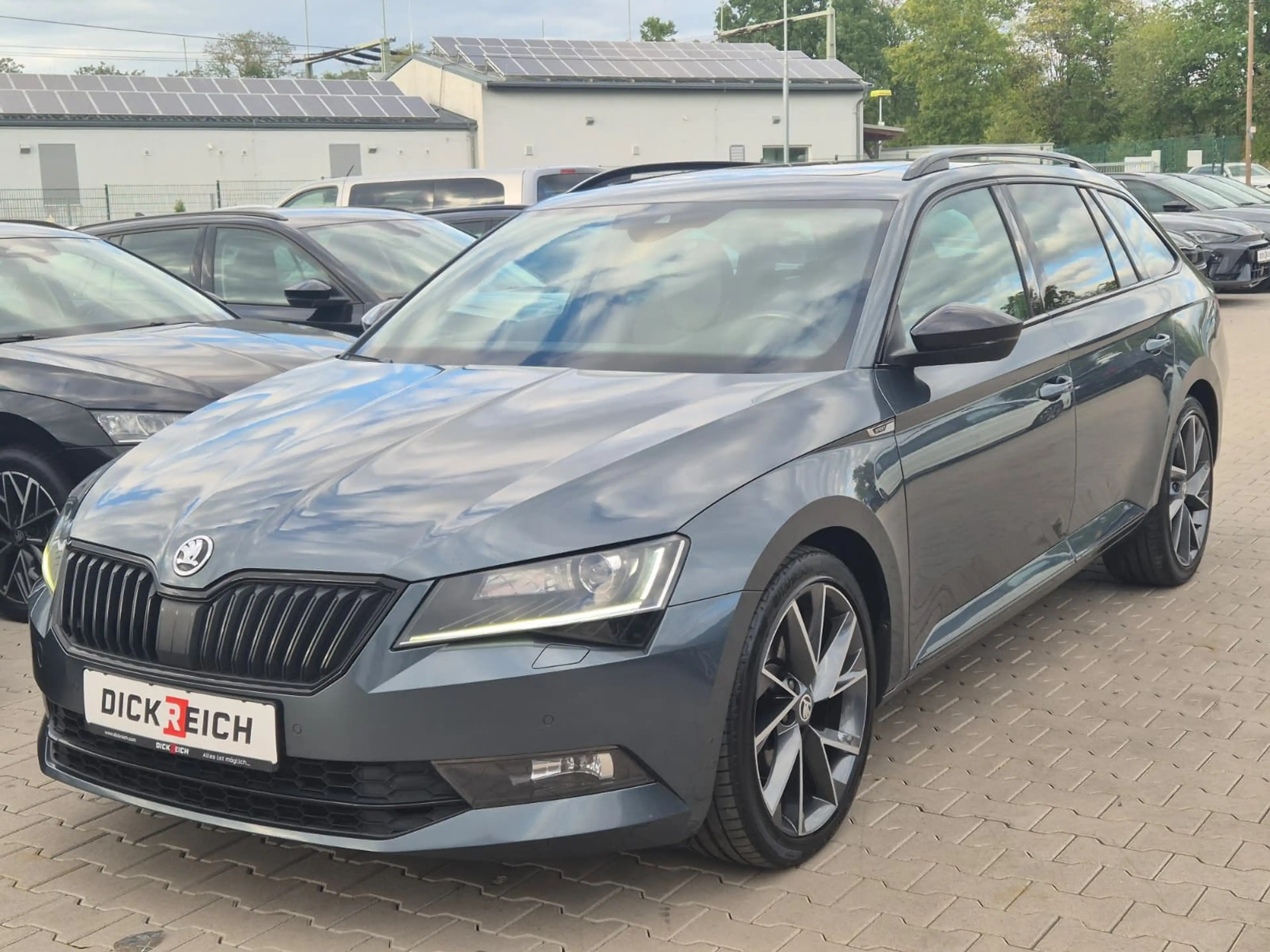 Skoda Superb 2.0 TDI Sportline 4x4 PANO*STHZ*ACC*AHK — photo 8