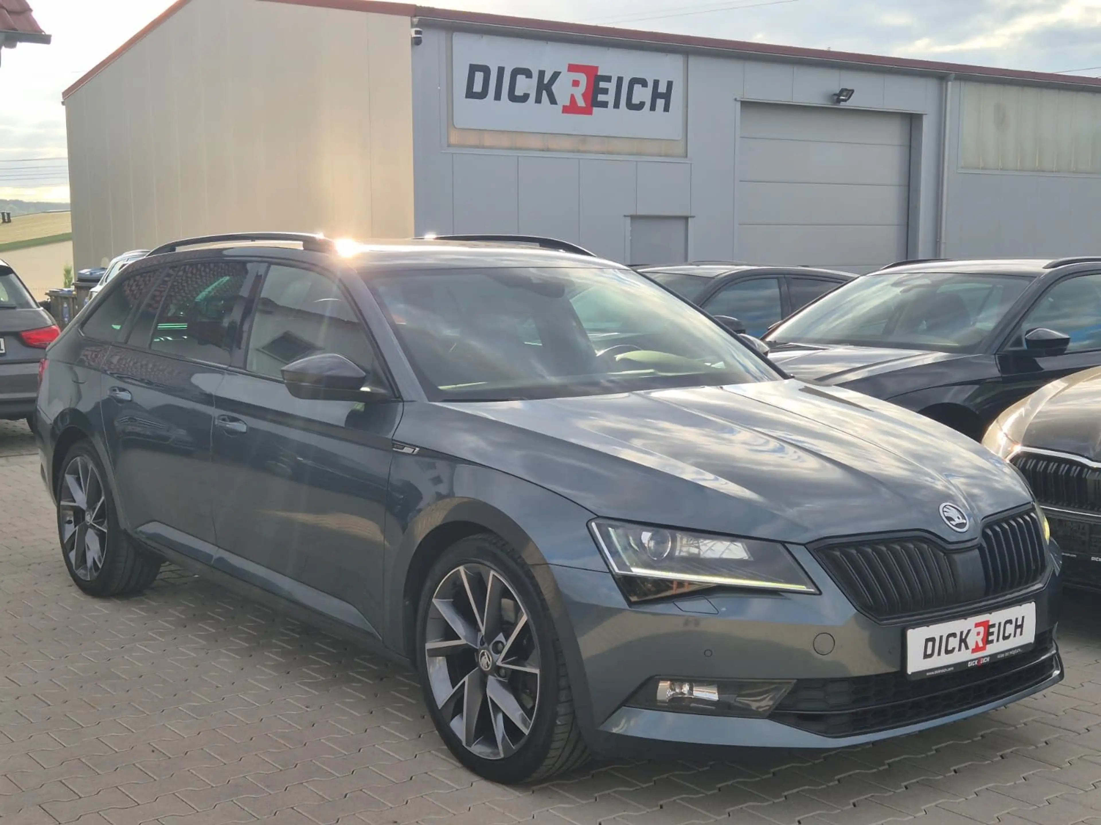 Skoda Superb 2.0 TDI Sportline 4x4 PANO*STHZ*ACC*AHK — photo 2
