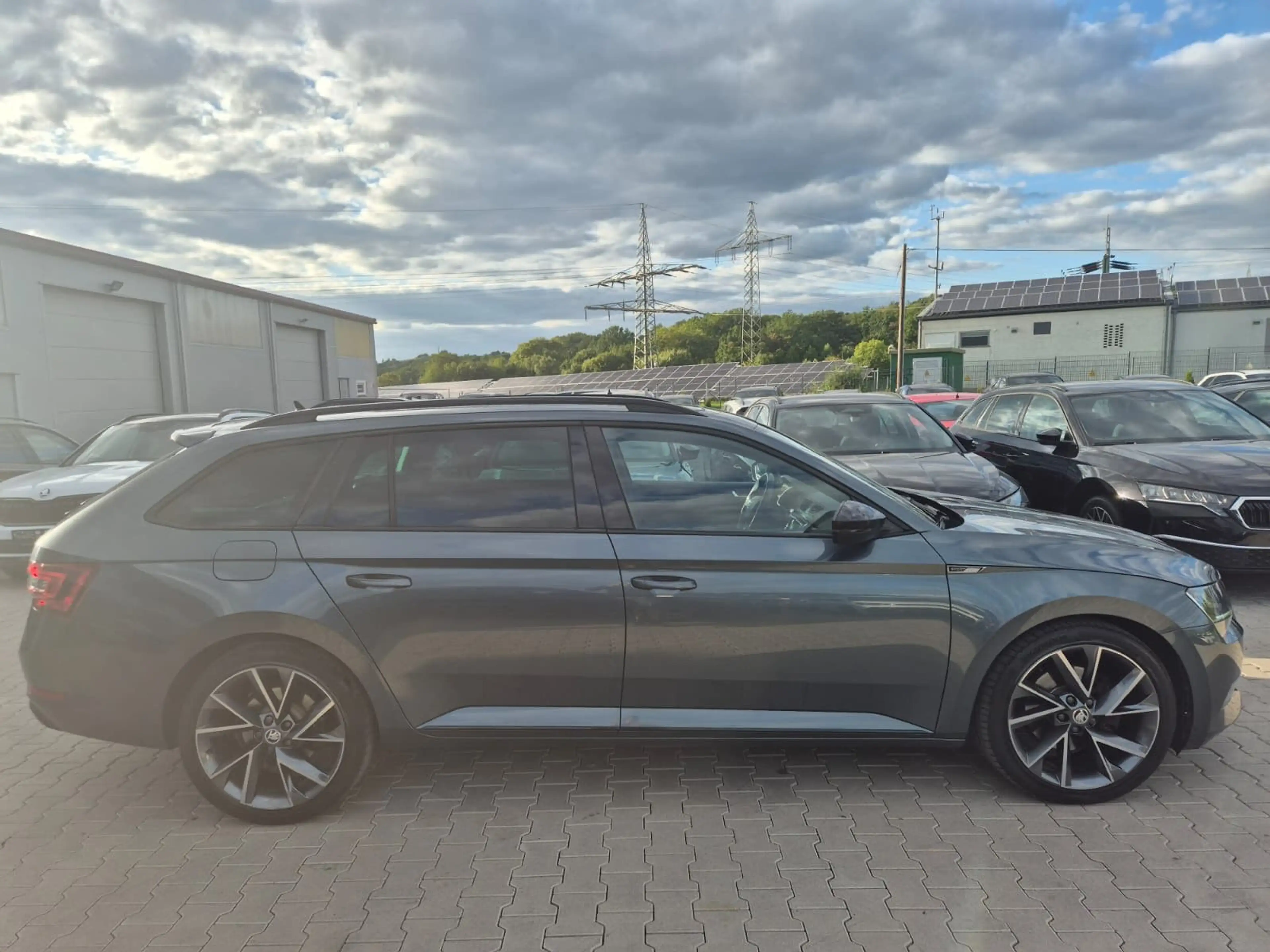 Skoda Superb 2.0 TDI Sportline 4x4 PANO*STHZ*ACC*AHK — photo 3