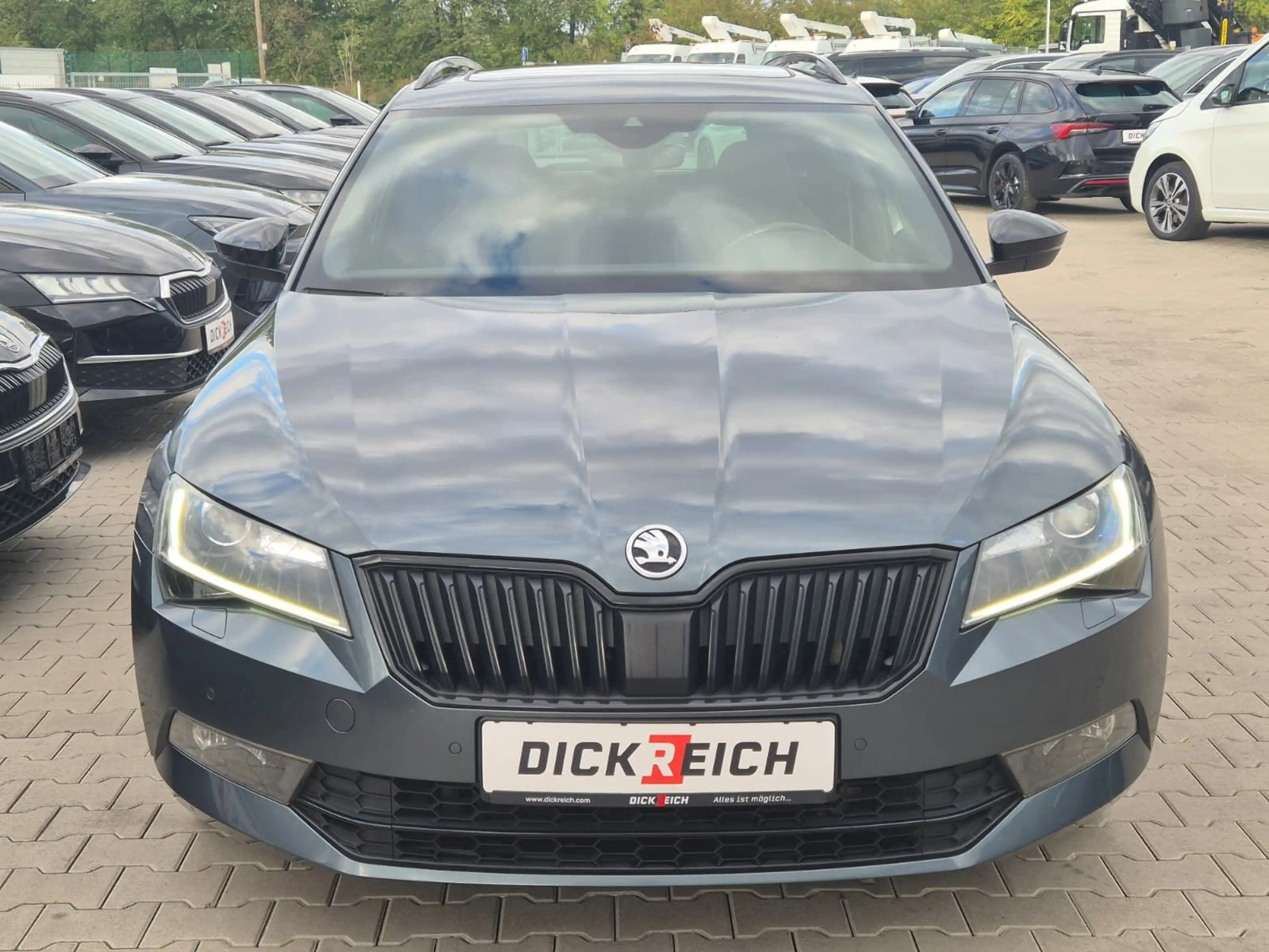 Skoda Superb 2.0 TDI Sportline 4x4 PANO*STHZ*ACC*AHK — photo 9