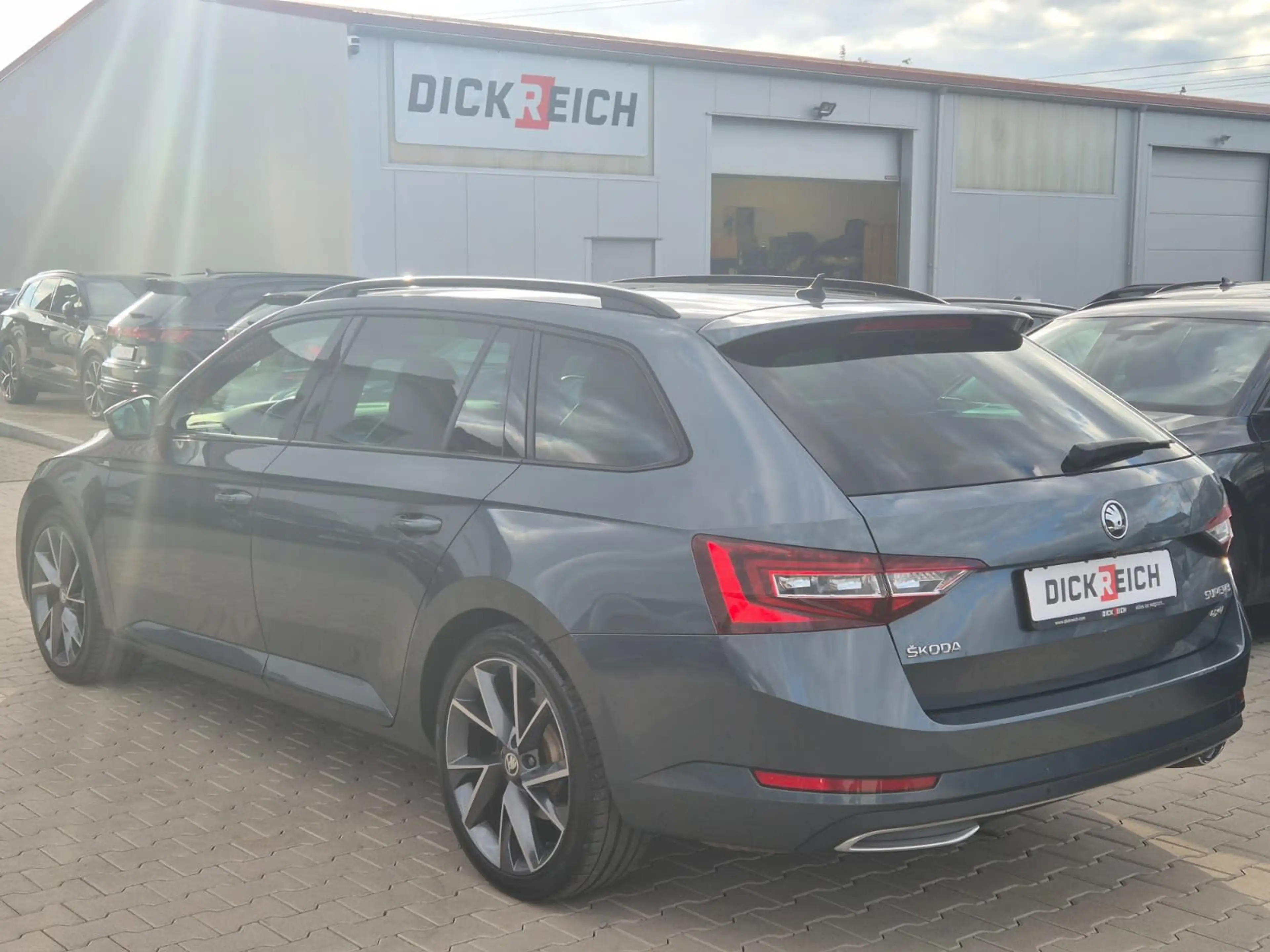Skoda Superb 2.0 TDI Sportline 4x4 PANO*STHZ*ACC*AHK — photo 6