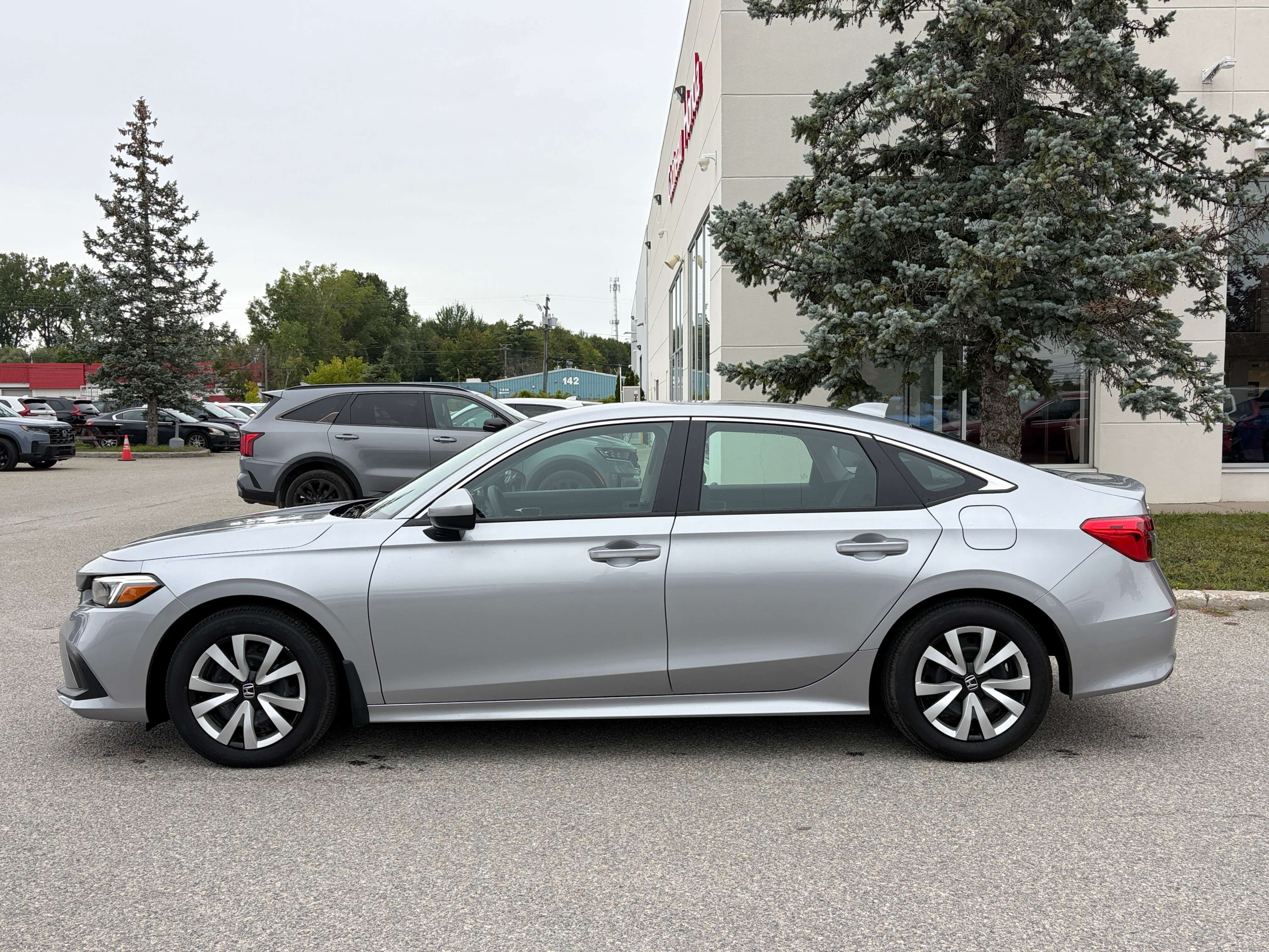 2024 Honda Civic LX-B — снимка 1