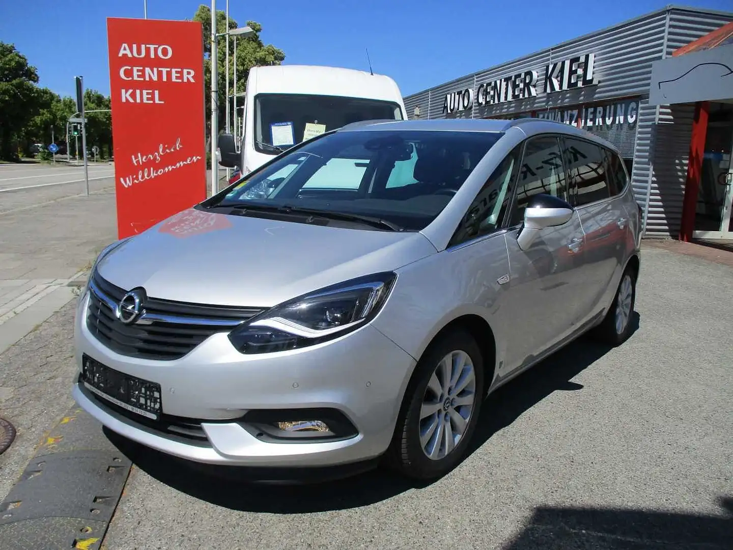 Opel Zafira 1.6 D Innovation *Navi*Kamera*Sitzhzg. Серебристый - 1