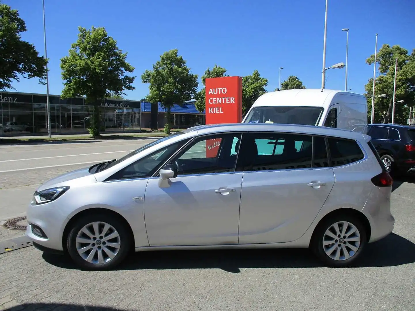 Opel Zafira 1.6 D Innovation *Navi*Kamera*Sitzhzg. Серебристый - 2