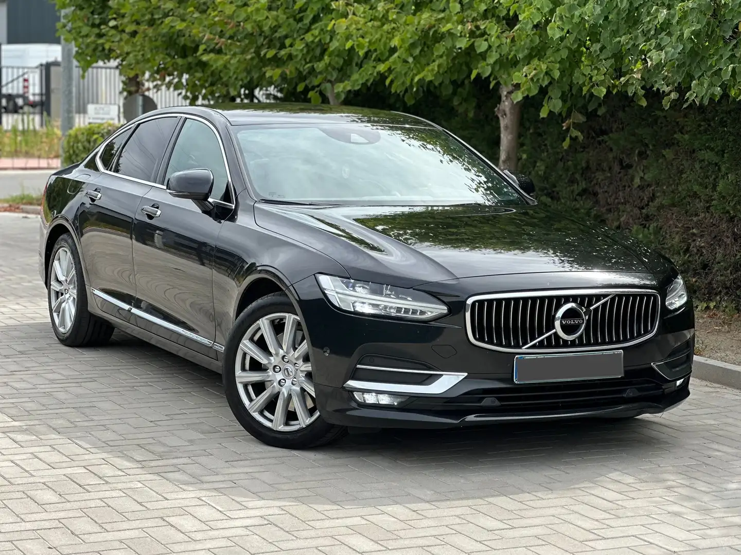 Volvo S90 D5 AWD Geartronic Inscription Zwart - 2