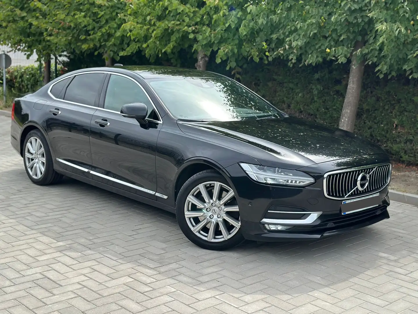 Volvo S90 D5 AWD Geartronic Inscription Zwart - 1