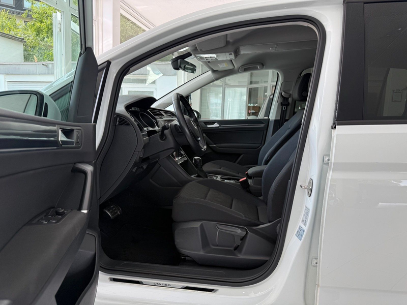 Volkswagen Touran 1.5 TSI United R-Line / 7 Sitze — photo 4