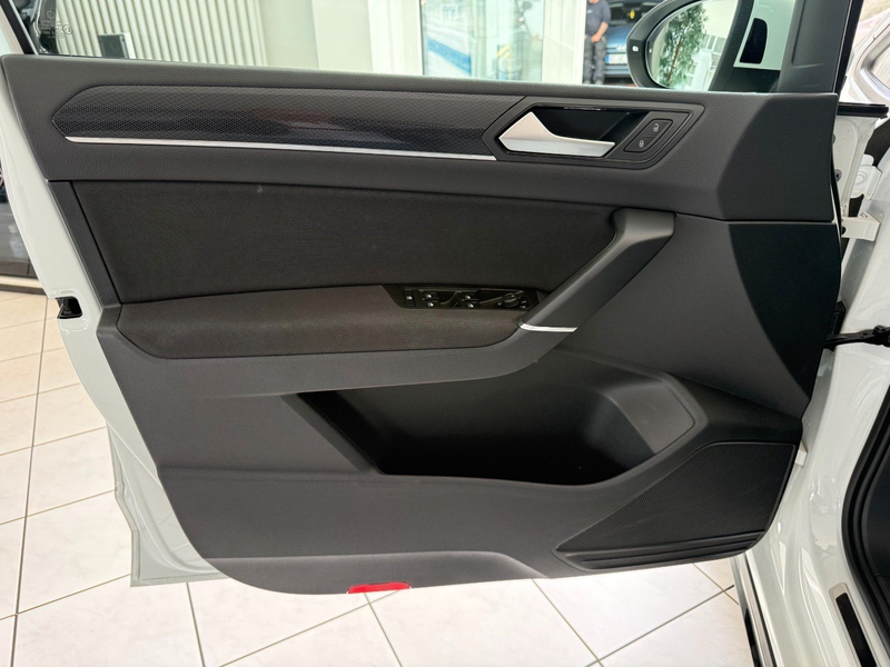 Volkswagen Touran 1.5 TSI United R-Line / 7 Sitze — photo 8