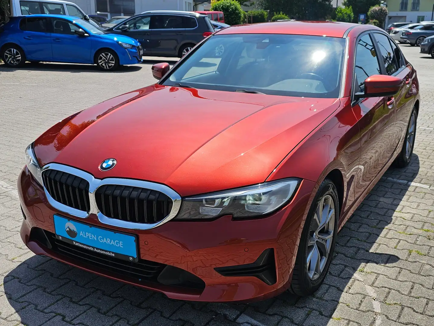 BMW 318 318d*Limo*Aut.*Advantage*Virtual*Life*Navi*AHK*LED Orange - 1