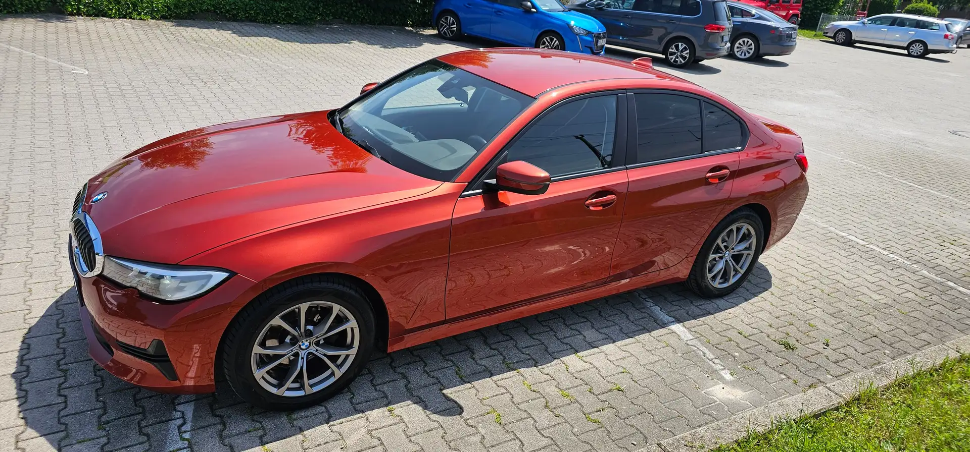 BMW 318 318d*Limo*Aut.*Advantage*Virtual*Life*Navi*AHK*LED Orange - 2