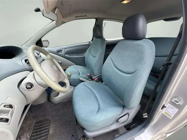 Toyota Yaris view 12