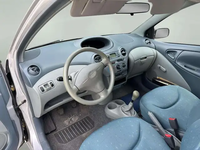Toyota Yaris view 13