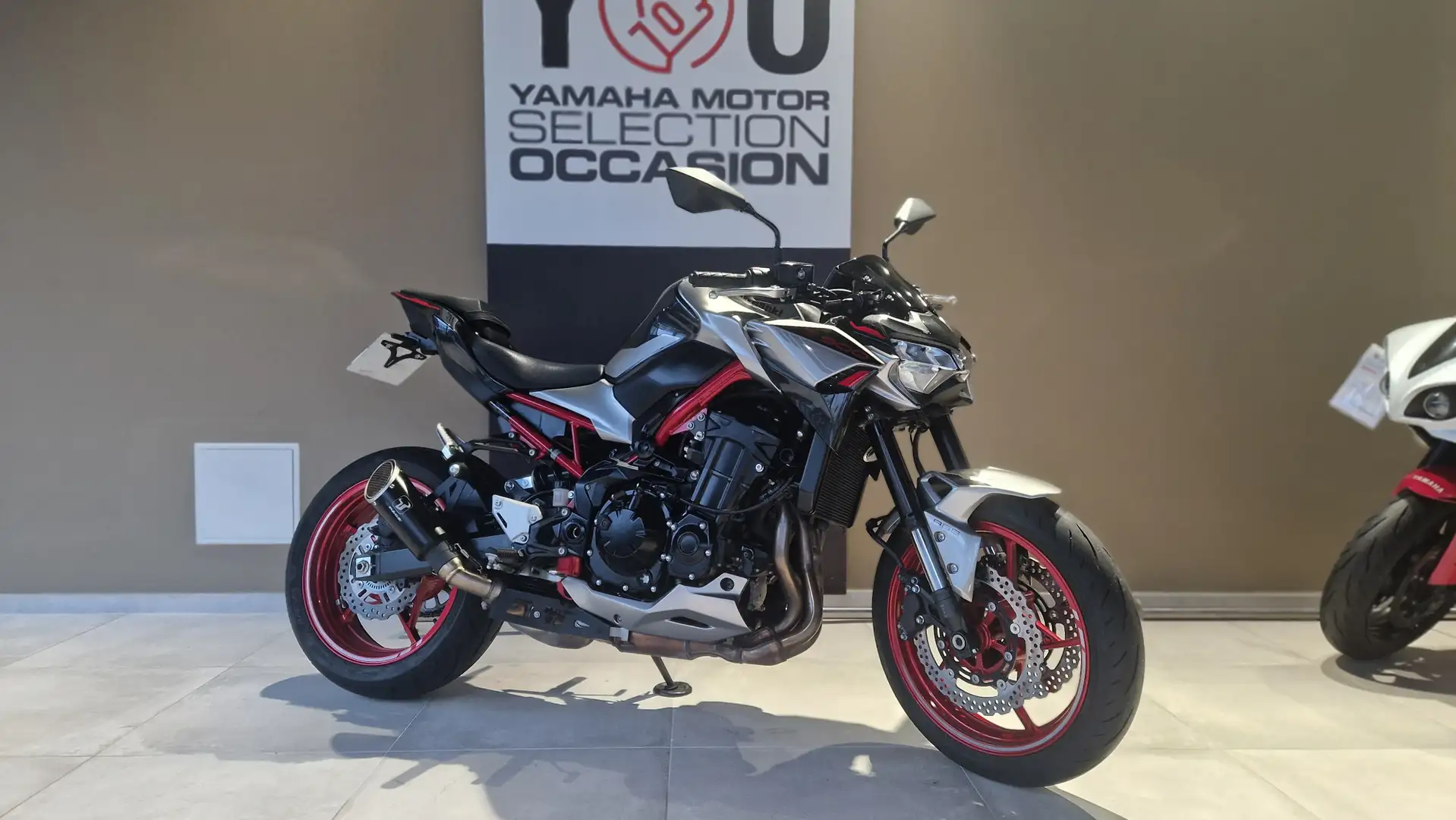 Kawasaki Z 900 Gri - 1