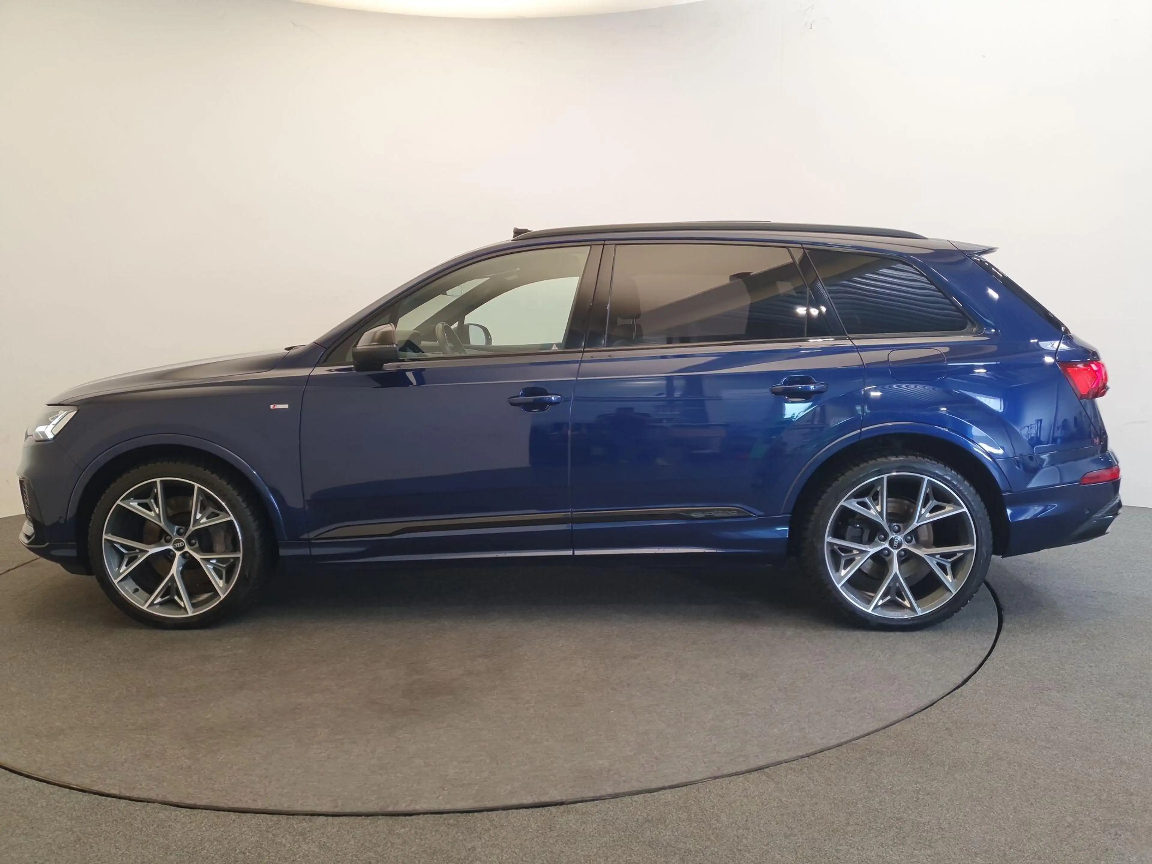 Audi Q7 55 TFSI e quattro S-Line Panoramadak, Luchtvering, — photo 2