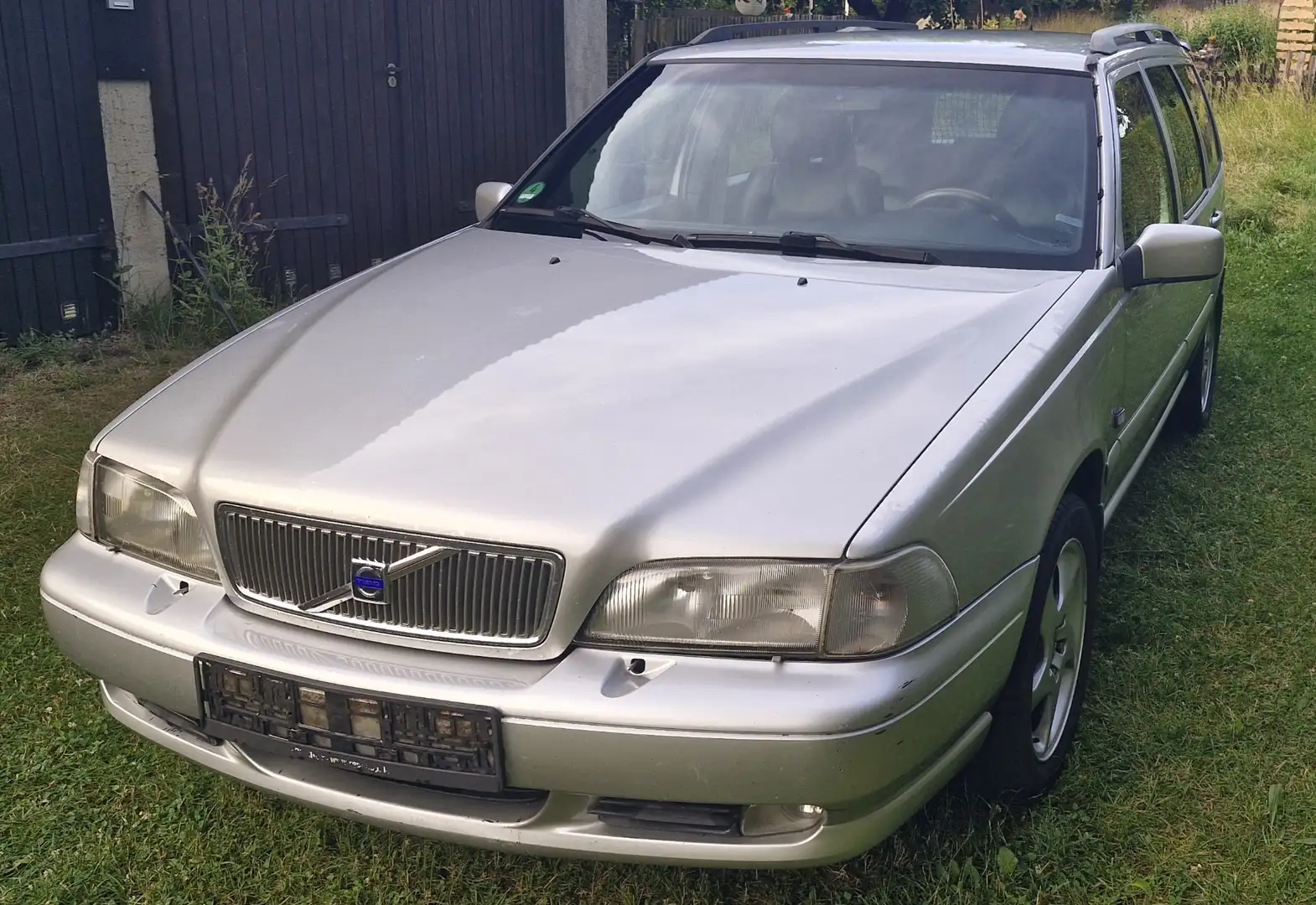 Volvo V70 2.5T AWD Silber - 1