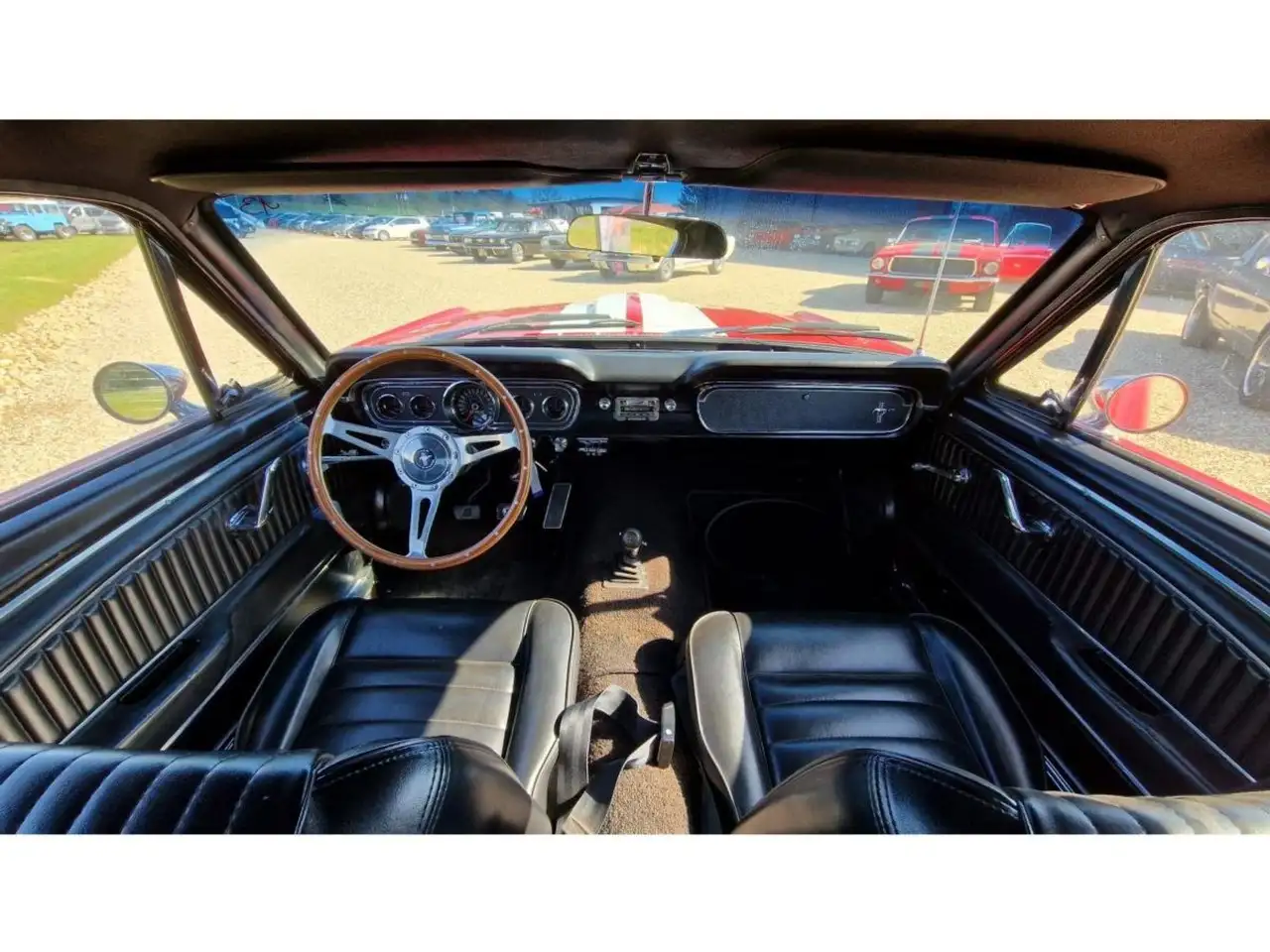 Ford Mustang FASTBACK 289 CI V8 1965 ROUGE BANDES BLANCHES, foto 6