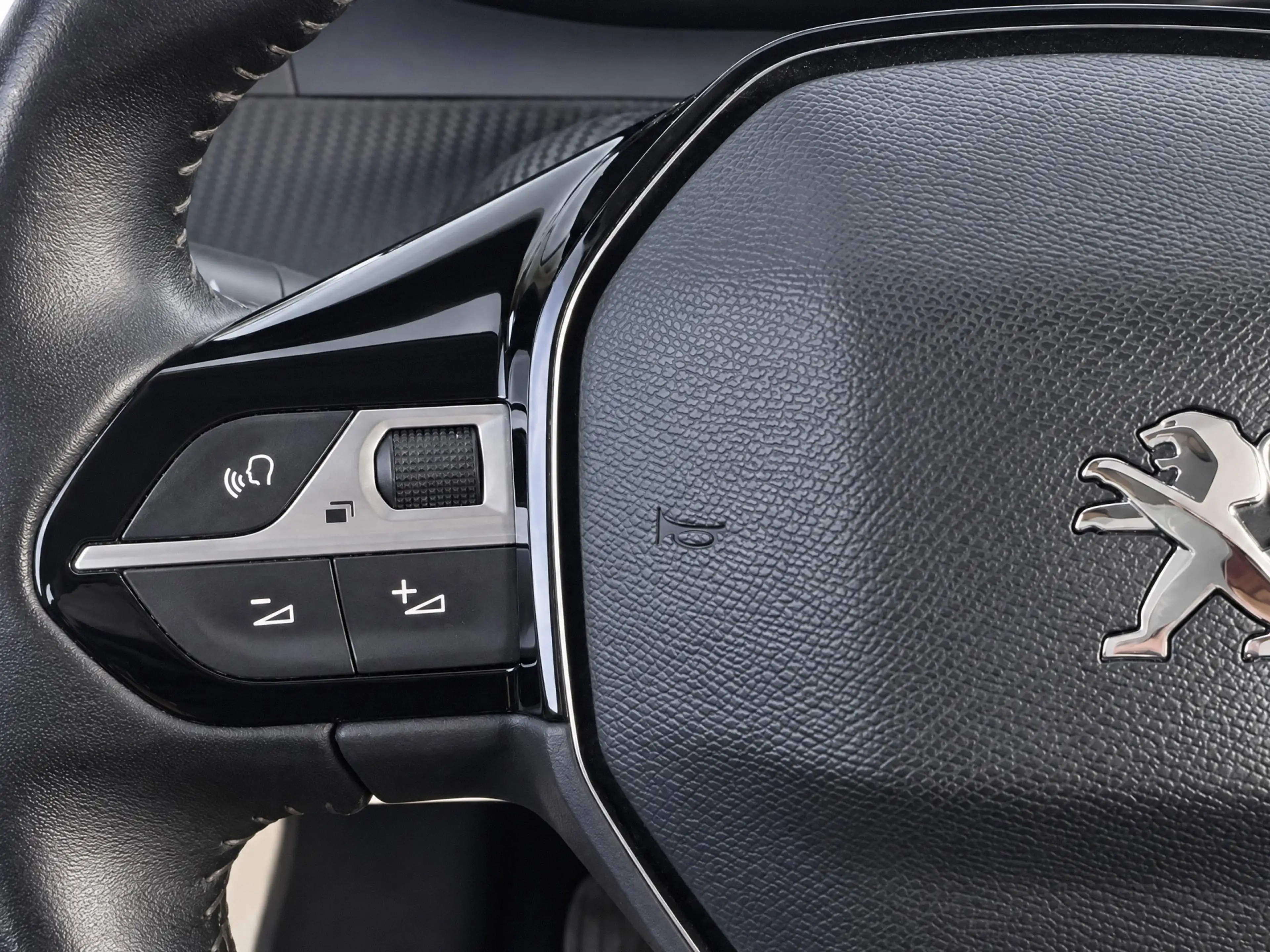 Peugeot 208 1.2 PureTech Allure Pack | Navigatie | Carplay | C — photo 15