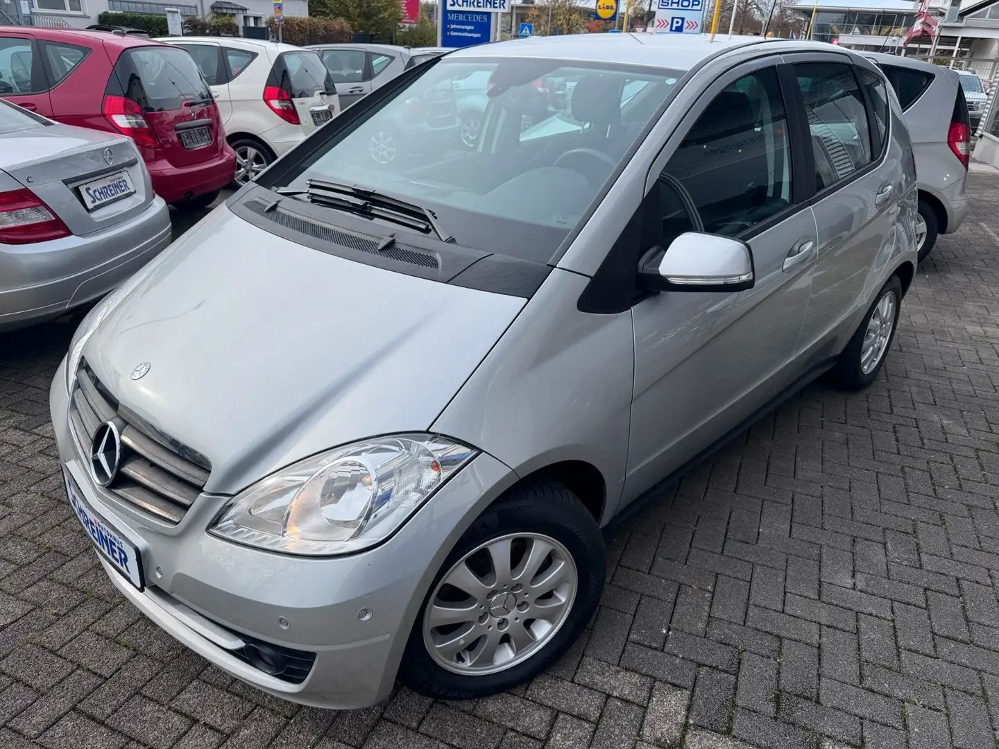 Mercedes-Benz A 160 Automatik*Park-Assistent*el.Außenspiegel* Argent - 1