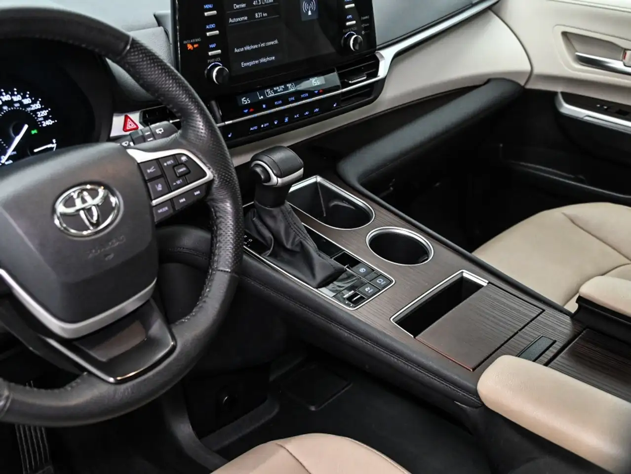 Toyota Sienna снимка Toyota Sienna