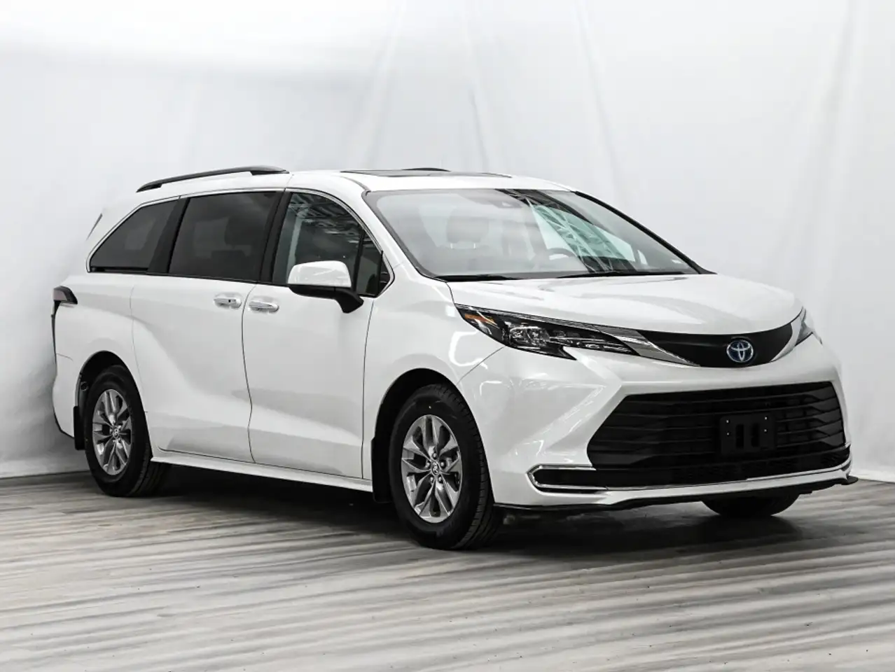 Toyota Sienna снимка Toyota Sienna