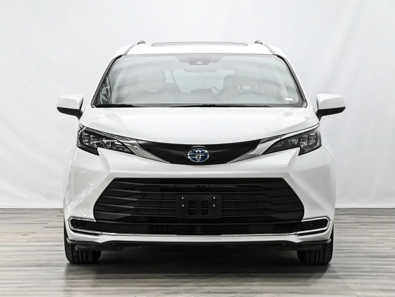 Toyota Sienna снимка Toyota Sienna
