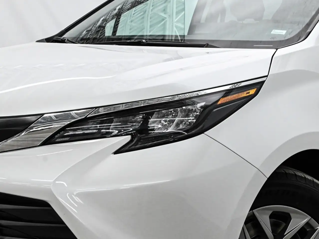 Toyota Sienna снимка Toyota Sienna
