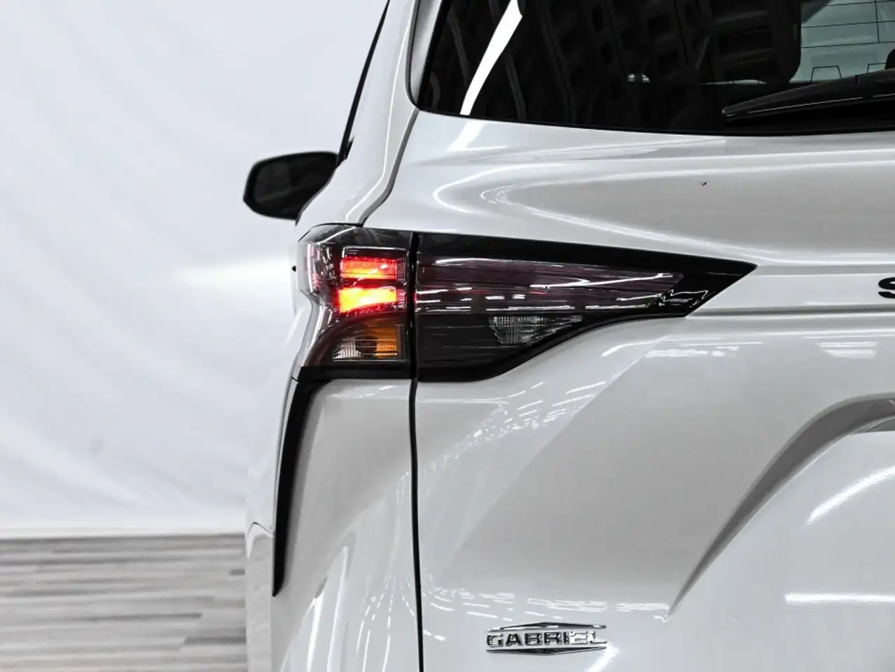 Toyota Sienna снимка Toyota Sienna
