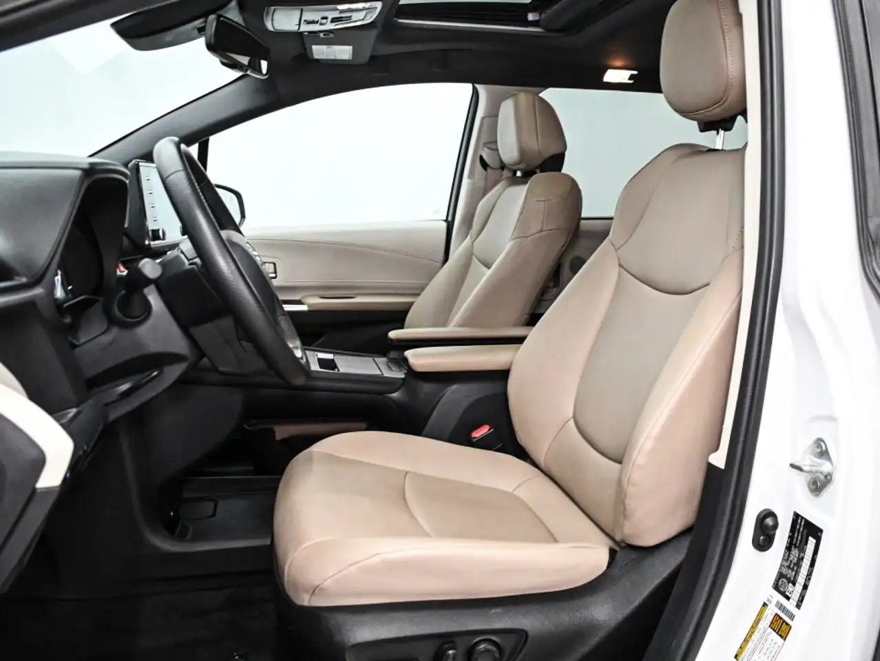 Toyota Sienna снимка Toyota Sienna