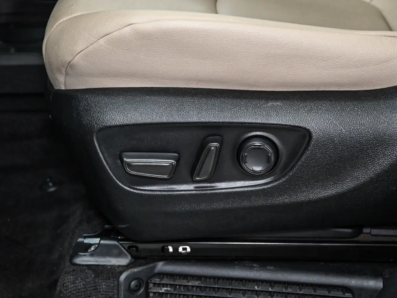Toyota Sienna снимка Toyota Sienna
