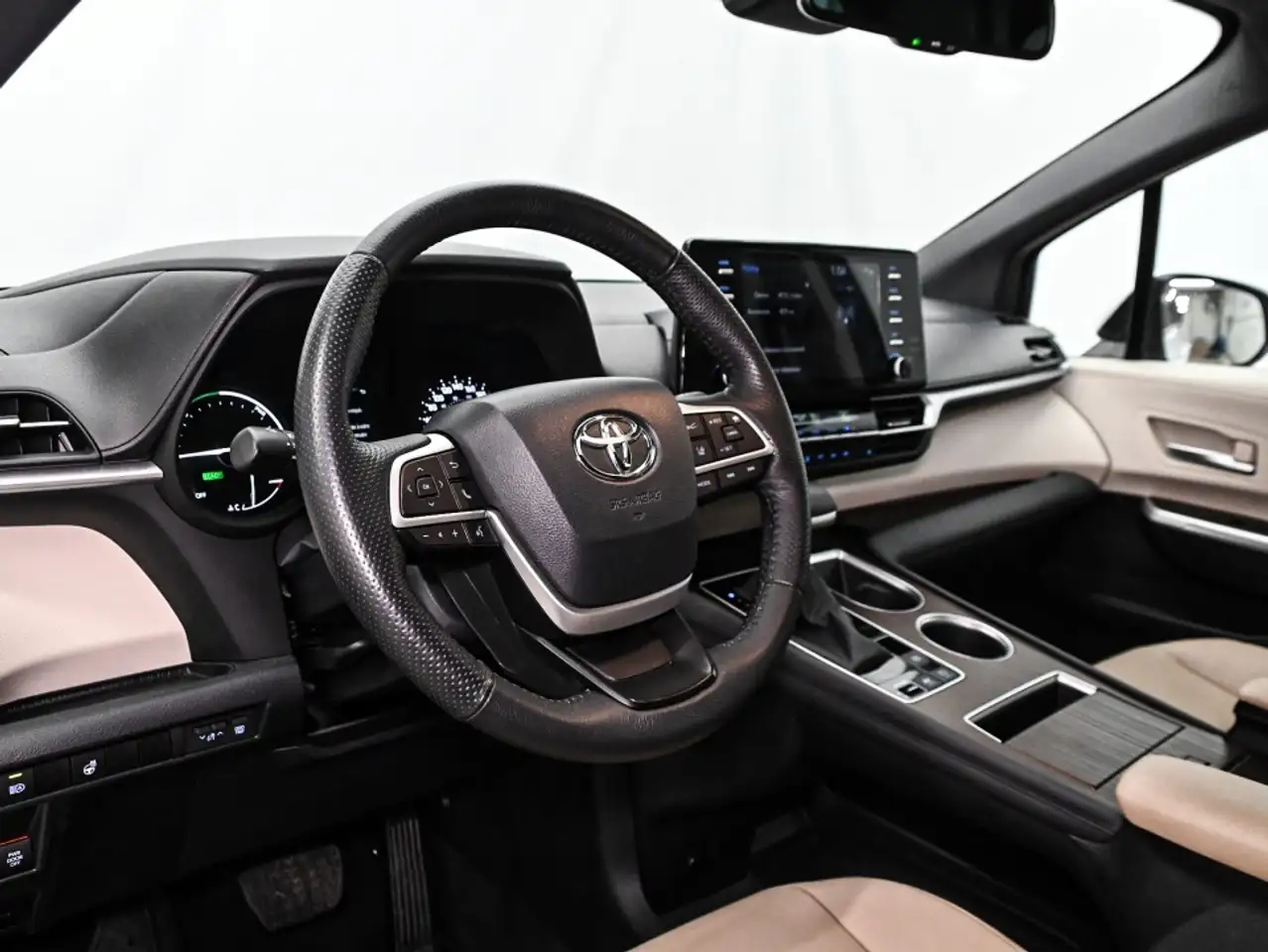 Toyota Sienna снимка Toyota Sienna