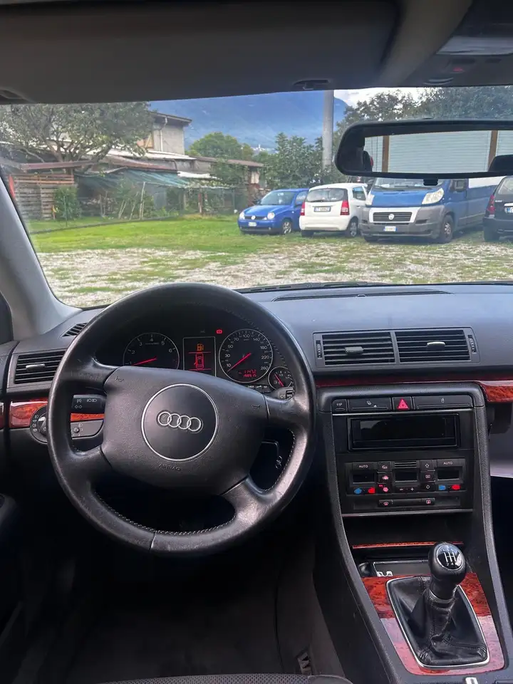 Audi A4 2.0, foto 7