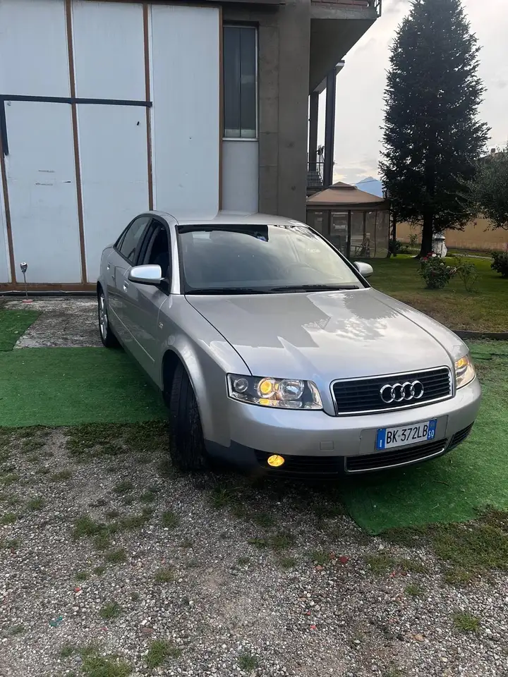 Audi A4 2.0, foto 2