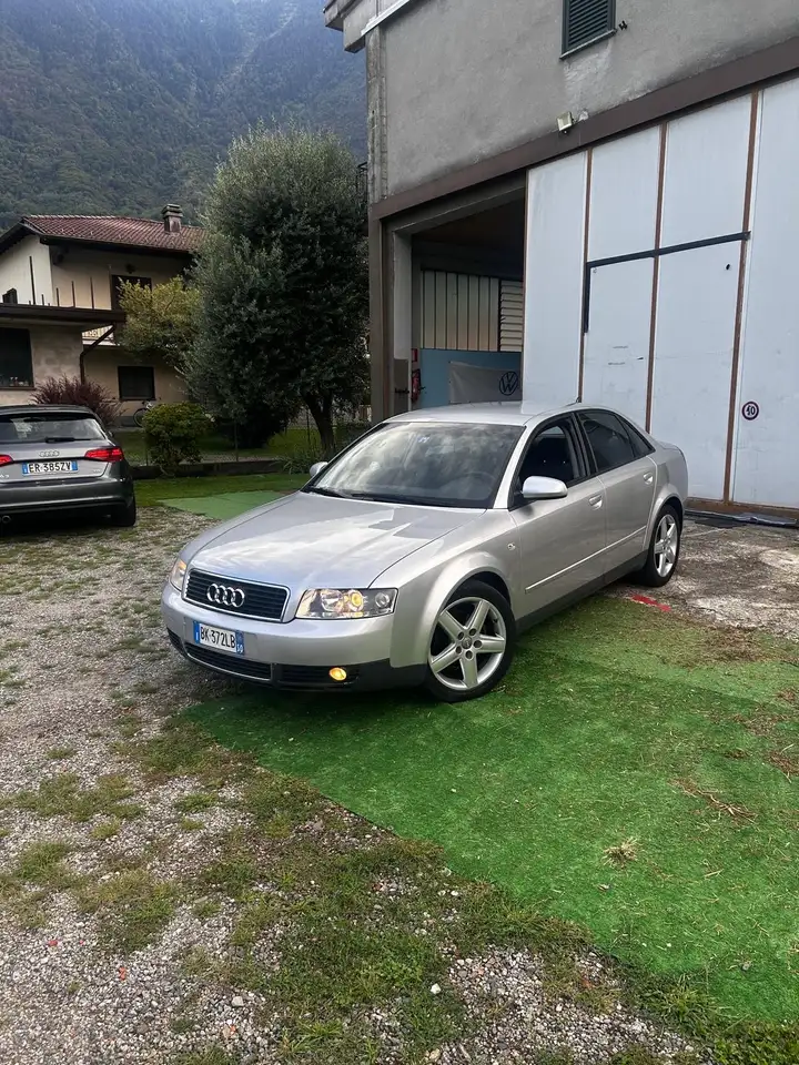 Audi A4 2.0, foto 1