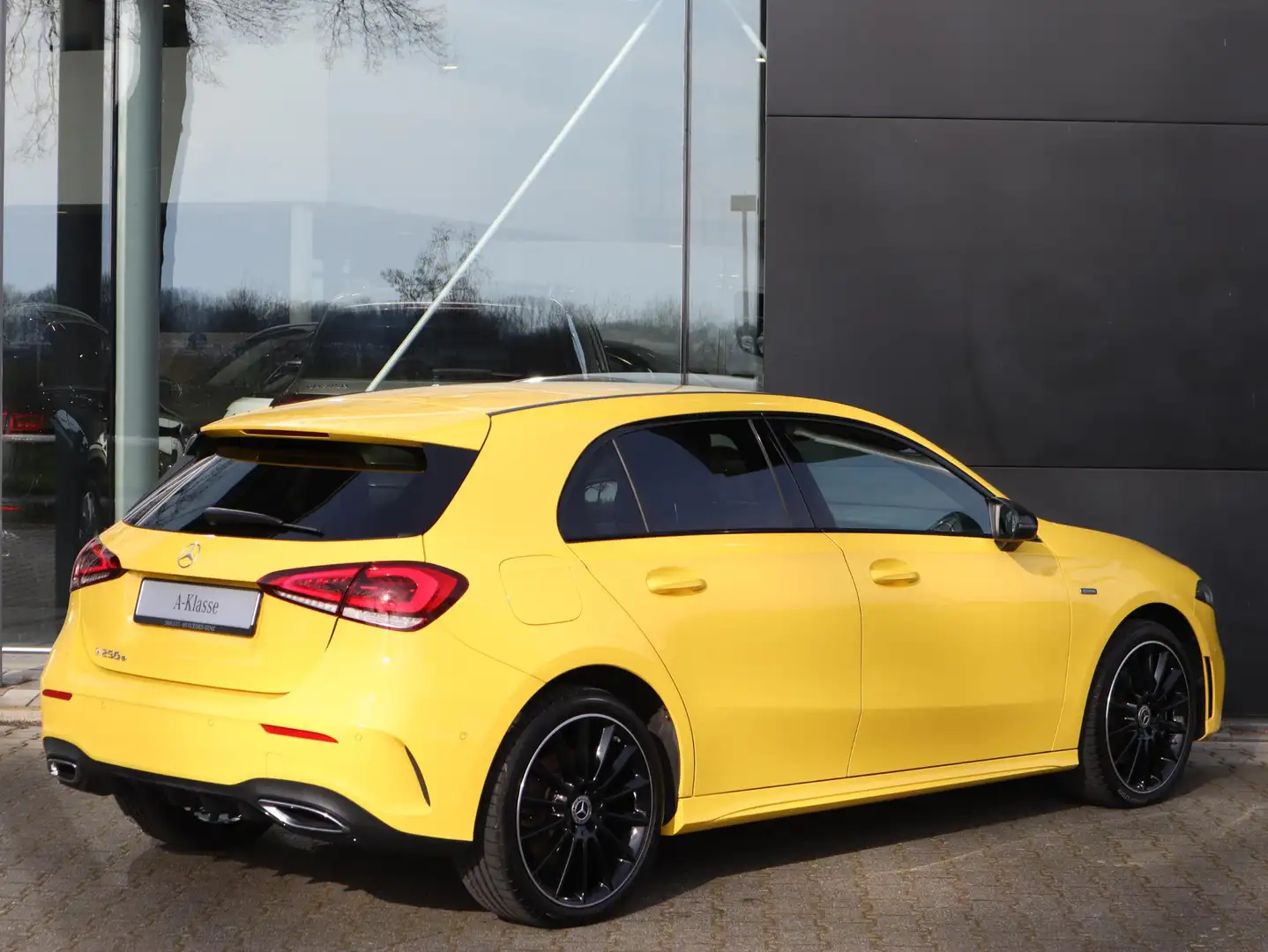 Mercedes-Benz A 250 e Business Solution AMG Limited | Navigatie | Came Geel - 2