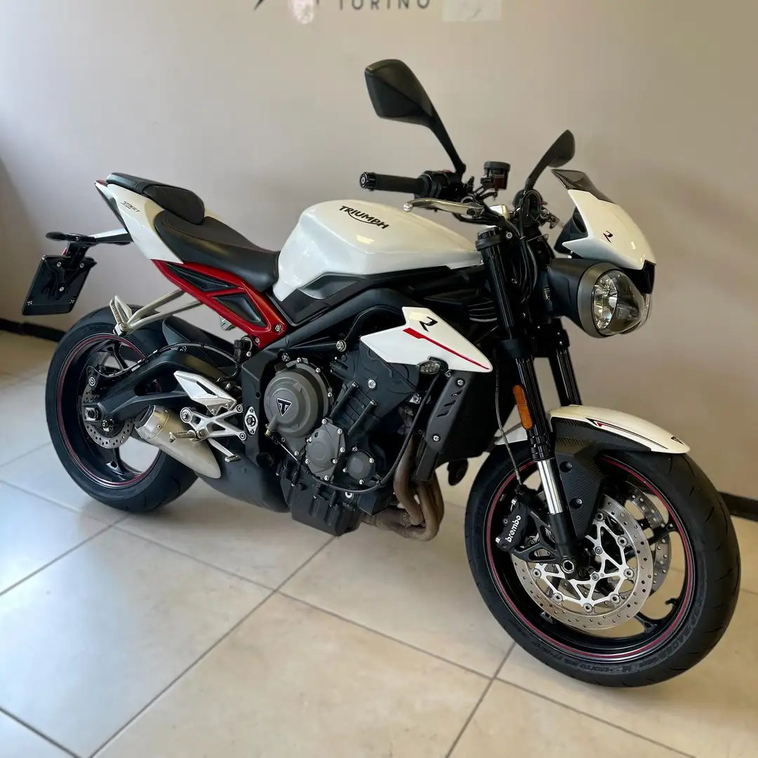 Triumph Street Triple R - 1