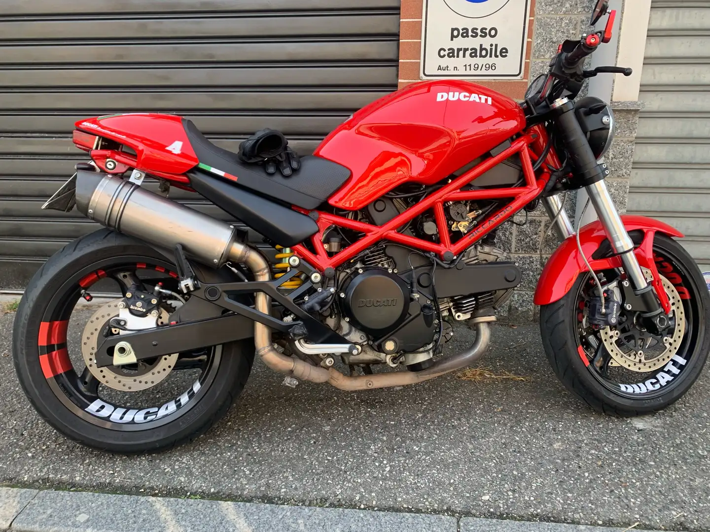Ducati Monster 695 Rosso - 1