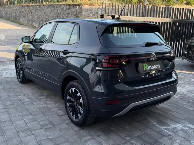 Volkswagen T-Cross view 13