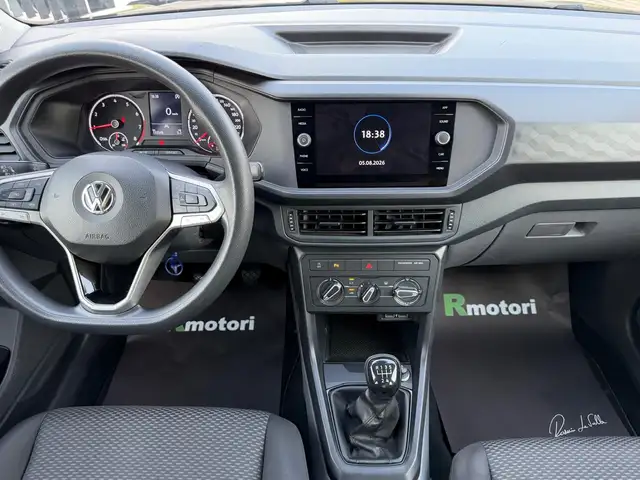 Volkswagen T-Cross view 3