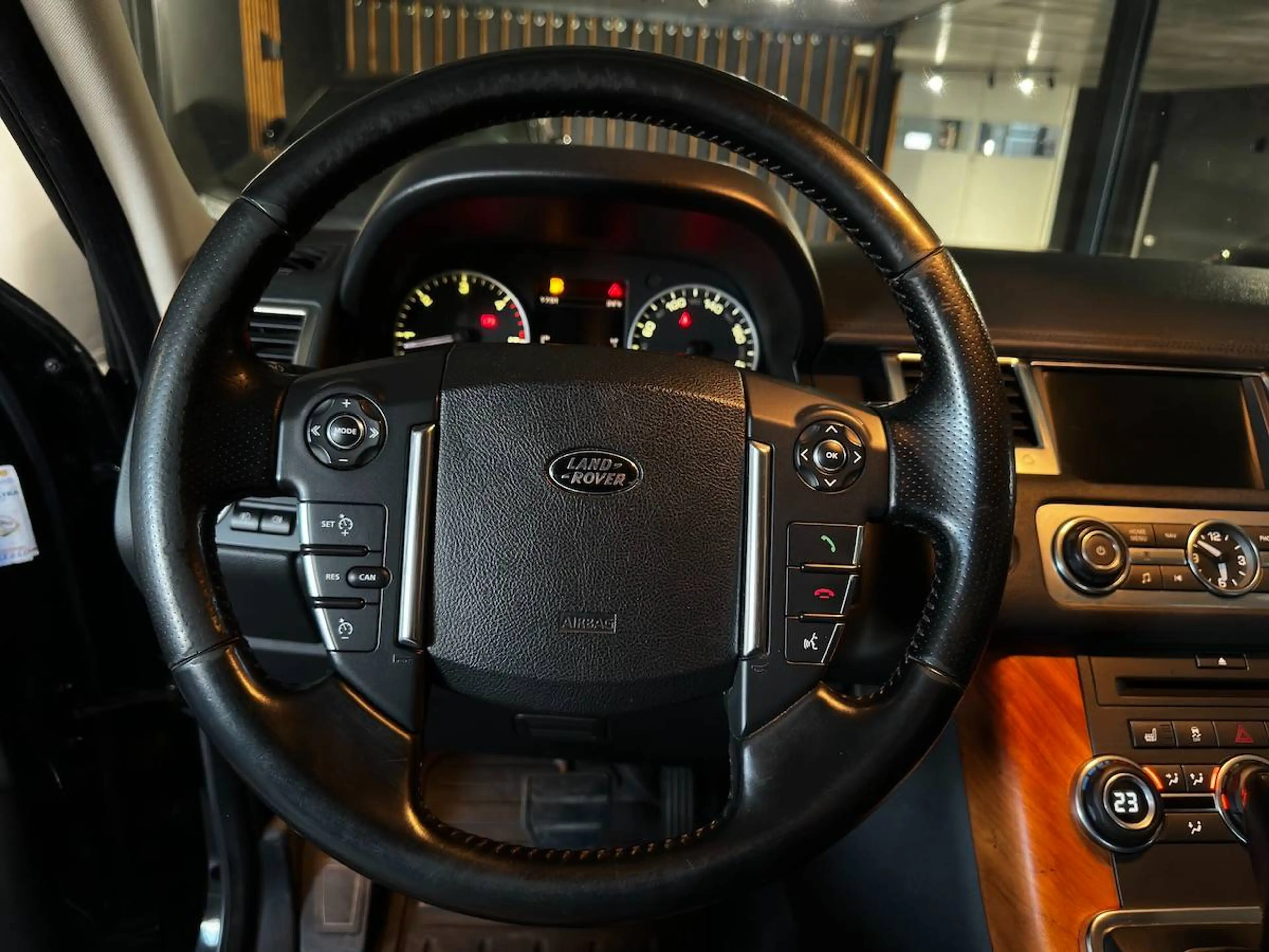 Land Rover Range Rover Sport 3.0 TdV6 | Camera | Navi | Cruise | ... — photo 13