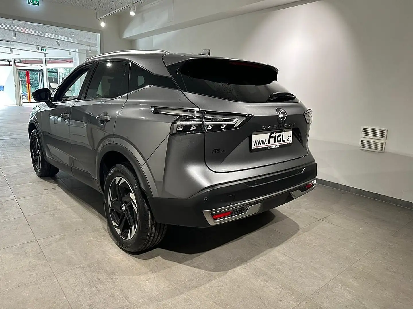 Nissan Qashqai 1.3 DIG-T MHEV 158 X-Tronic N-connecta+ Grijs - 2