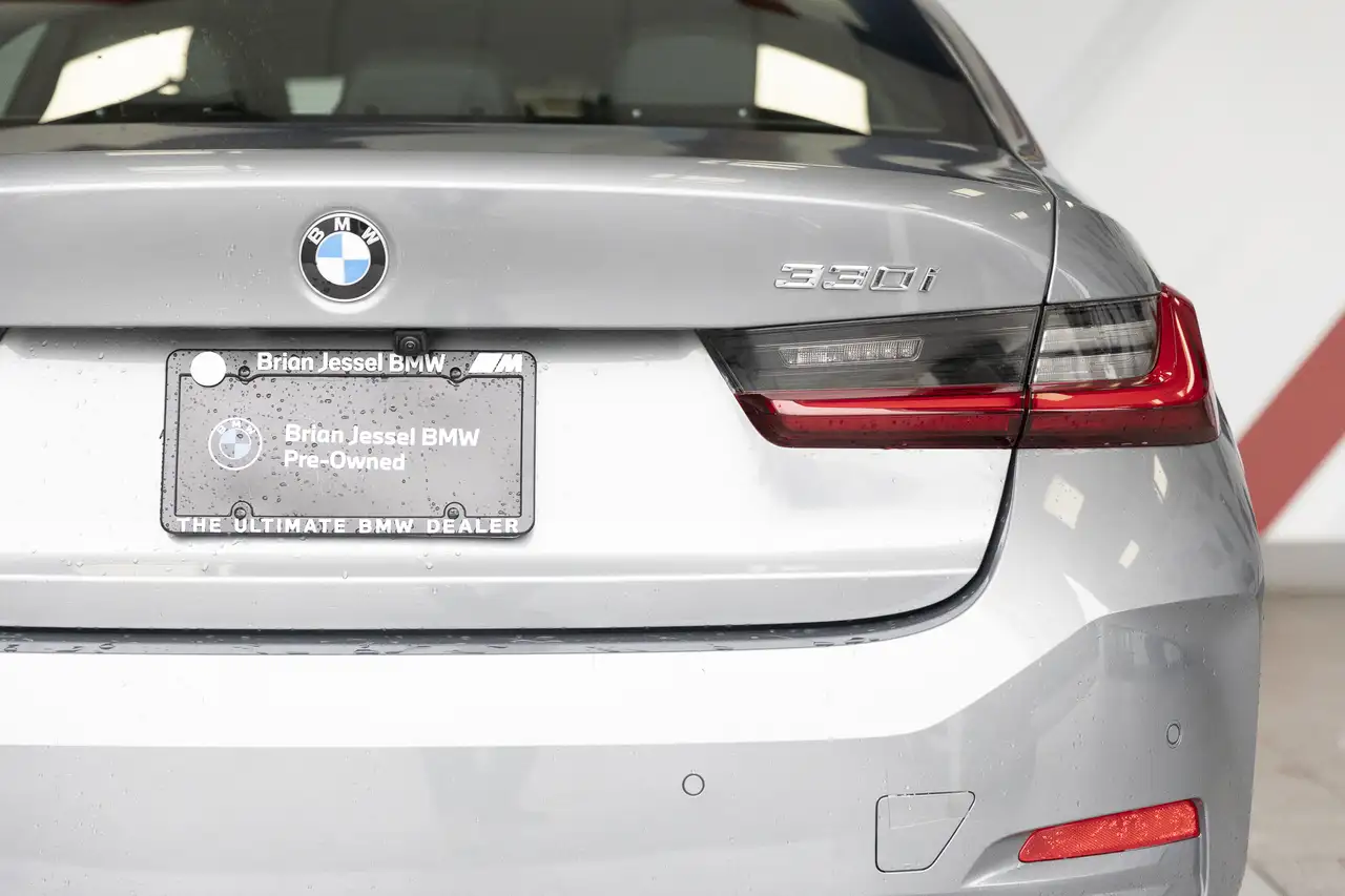 BMW 3 Series снимка BMW 3 Series