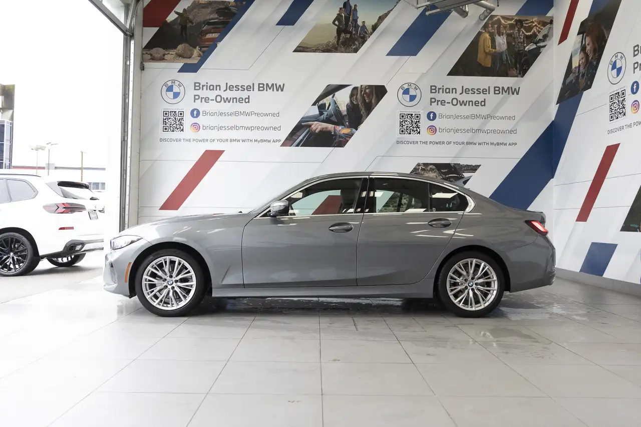 BMW 3 Series снимка BMW 3 Series