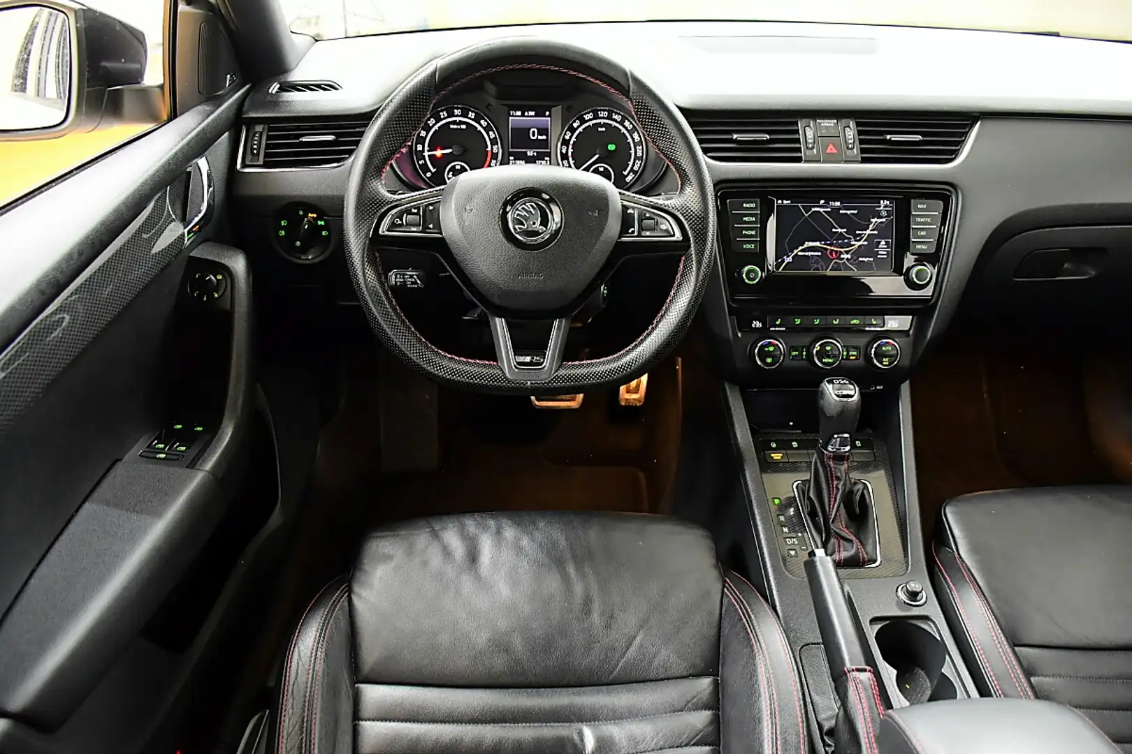 Skoda Octavia Combi RS 2,0 TDI Green tec DSG Weiß - 2