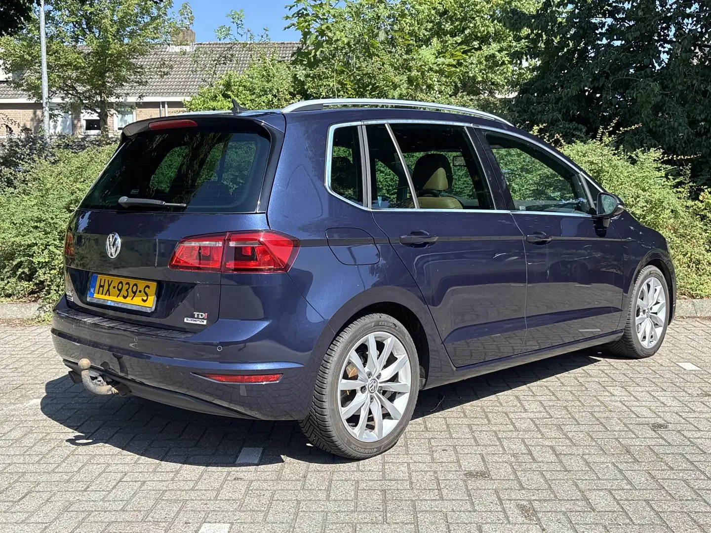 Volkswagen Golf Sportsvan 1.6 TDI Business Edition | Leder | Climate | Cruis Azul - 2