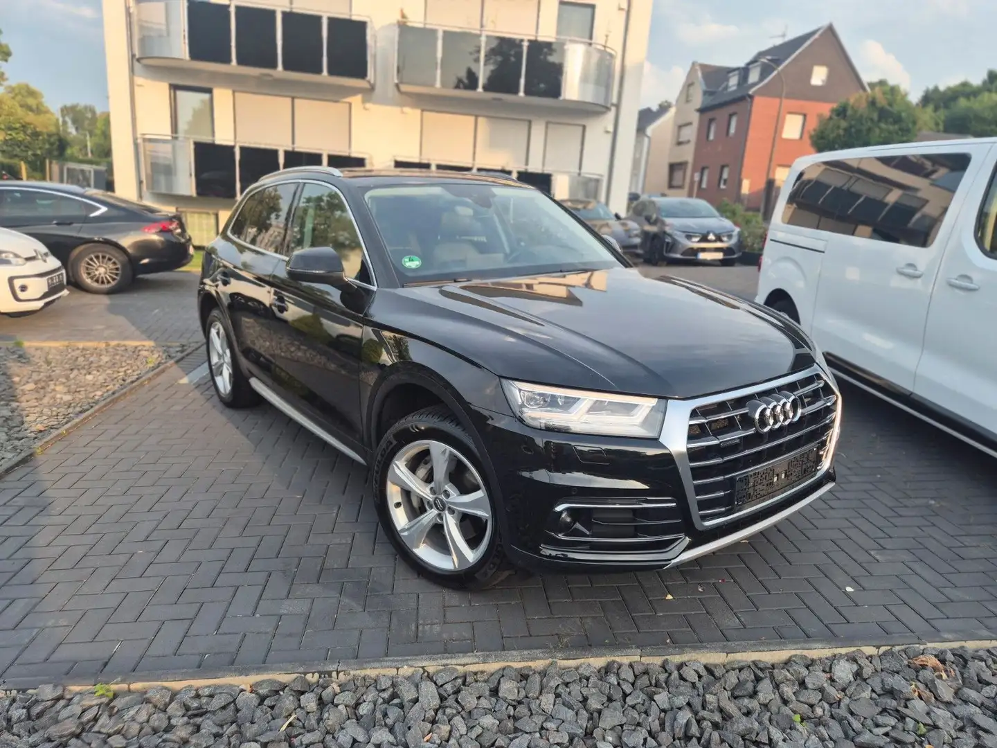 Audi Q5 50 TDI quattro design LED ACC Pano AHK Zwart - 1